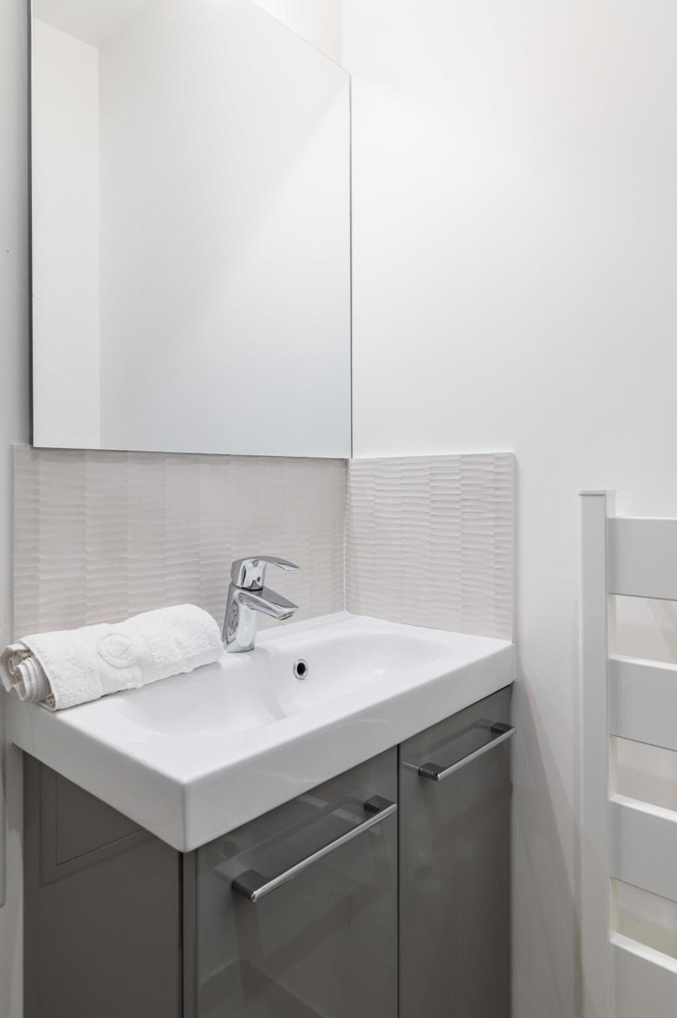 2 Pieces Renovee A Neuf Paris 5 - 4P - Flat-Guest Lägenhet Exteriör bild